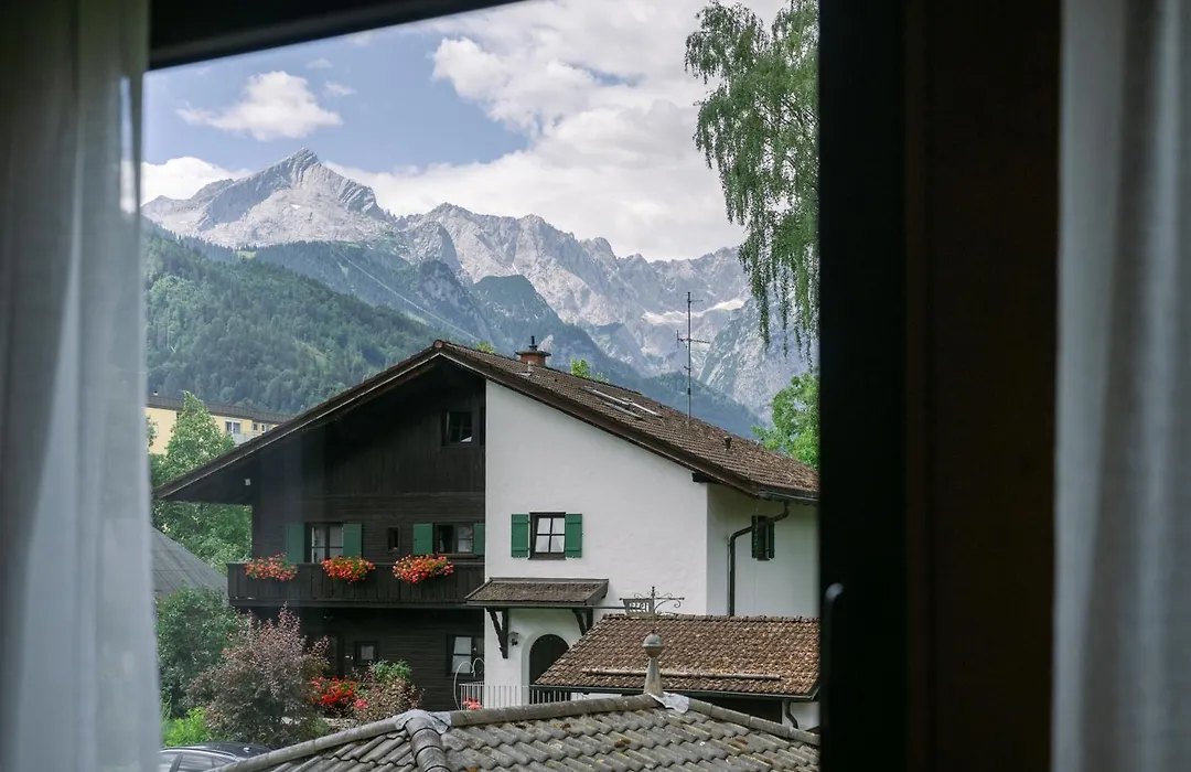 HENRI Country House Garmisch-Partenkirchen-1