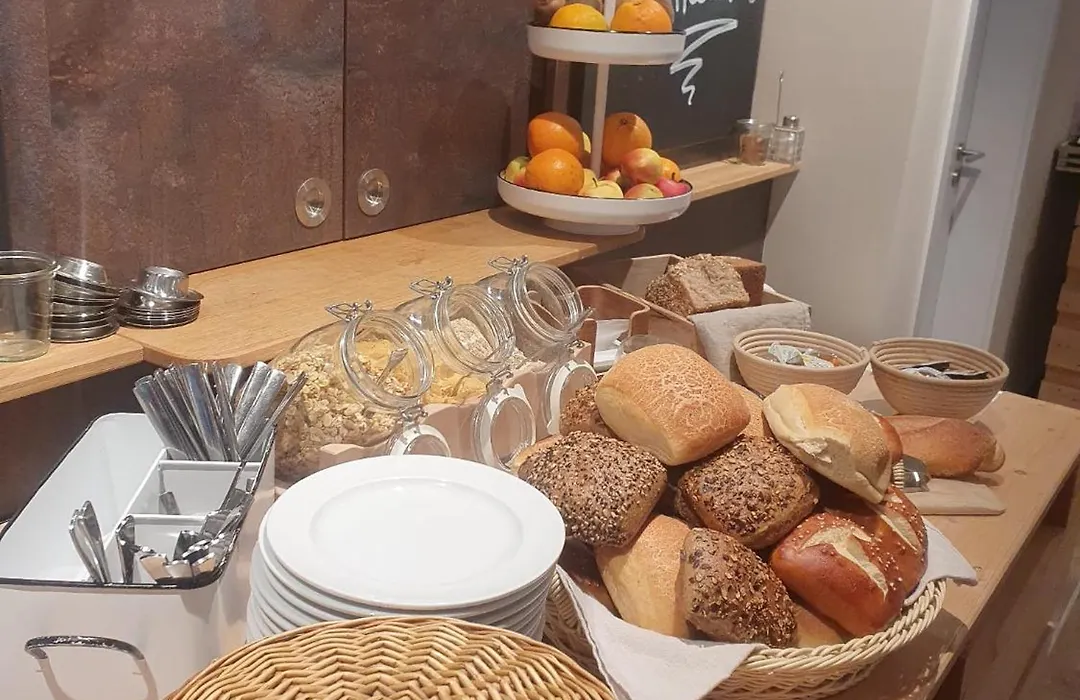 Garni Hotel Schumacher-1