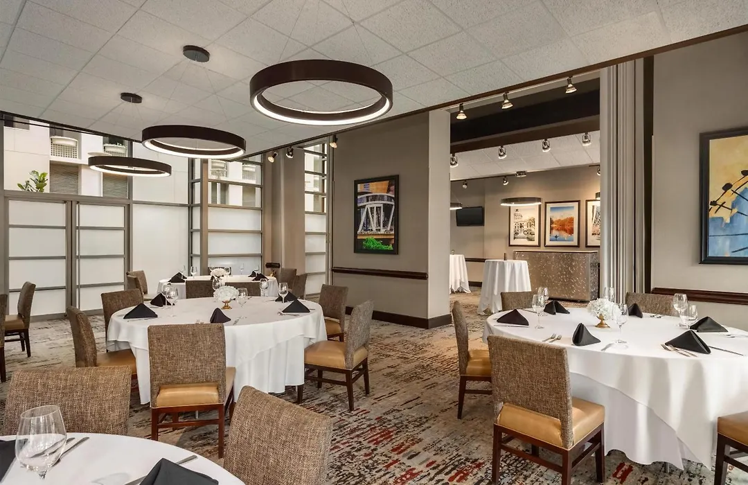 Embassy Suites By Hilton Atlanta At Centennial Olympic Park-1