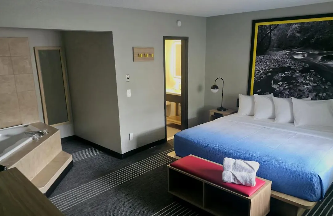 Super 8 By Wyndham Monticello Ny-1