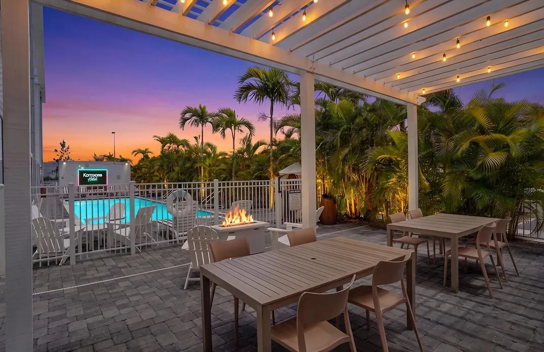 Kompose Boutique Hotel Sarasota-1