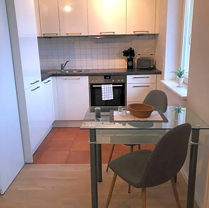 Einraumapartment mit Seeblickbalkon-1
