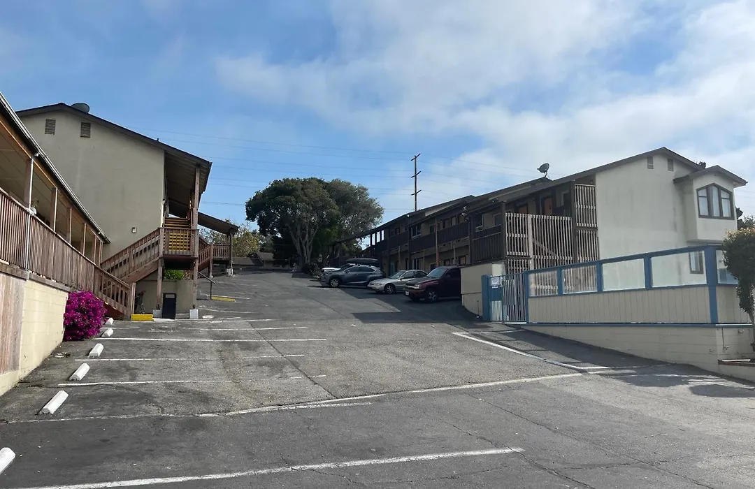 Monterey Fairgrounds Inn-1