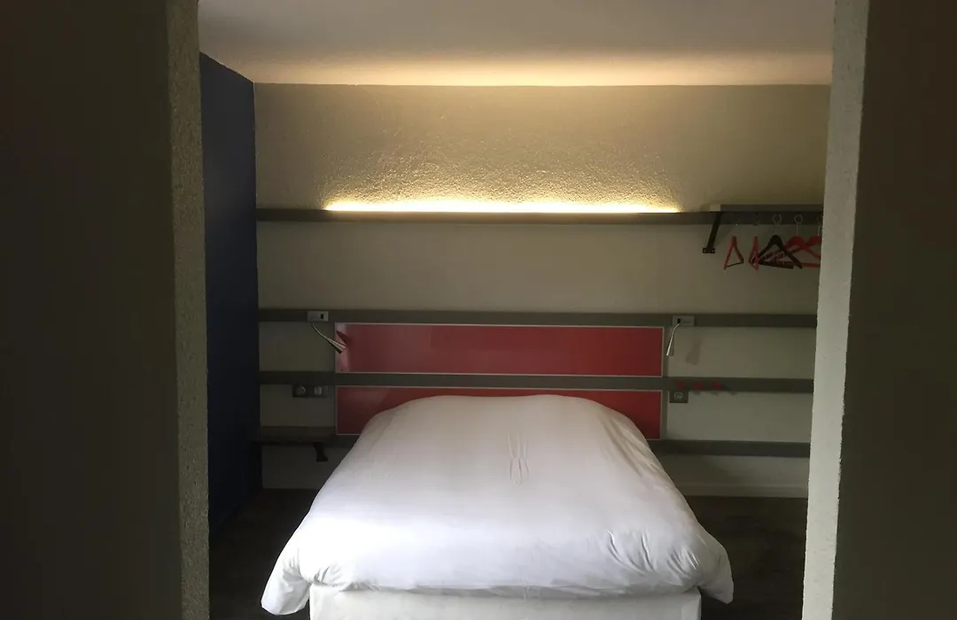 Enzo Hôtel Trappes-1