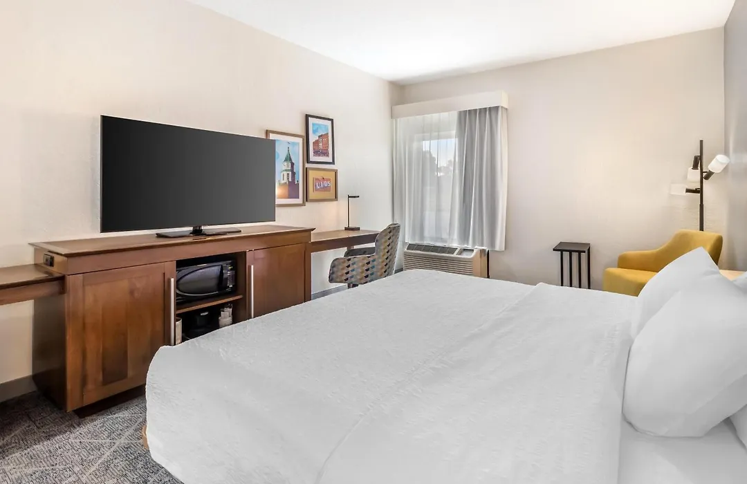 Hampton Inn Carbondale-1