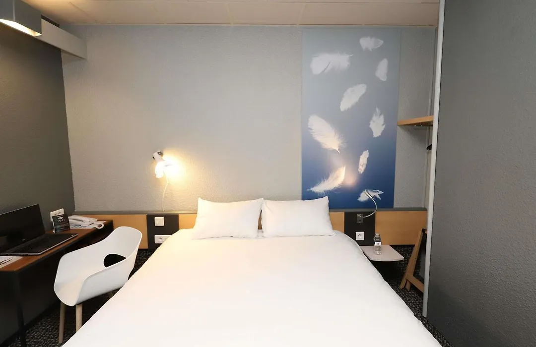 Ibis Egletons-1