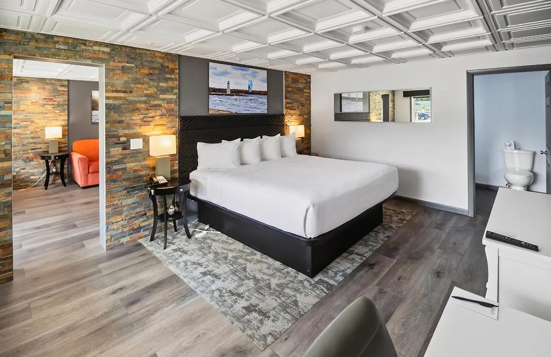 Terrace Bay Hotel - Lakefront-1