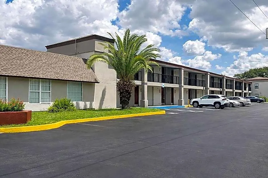 Howard Johnson Lake City-1