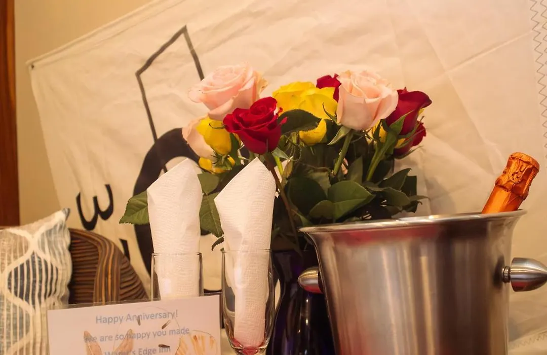 Water'S Edge Inn - Adults Only-1