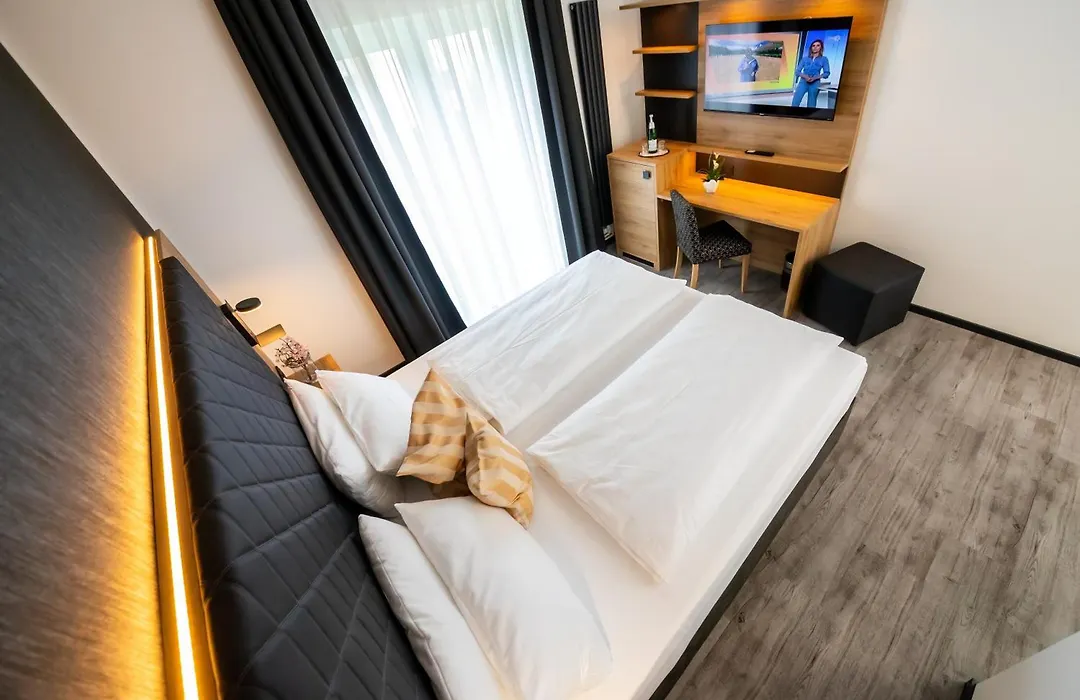 b-vier Hotel Bad Driburg-1