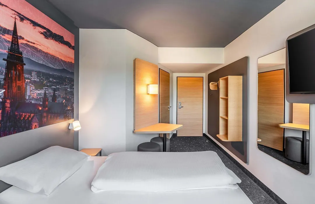B&B Hotel Freiburg-Süd-1