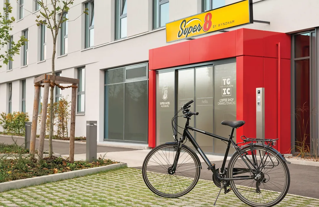 Super 8 By Wyndham Augsburg-1