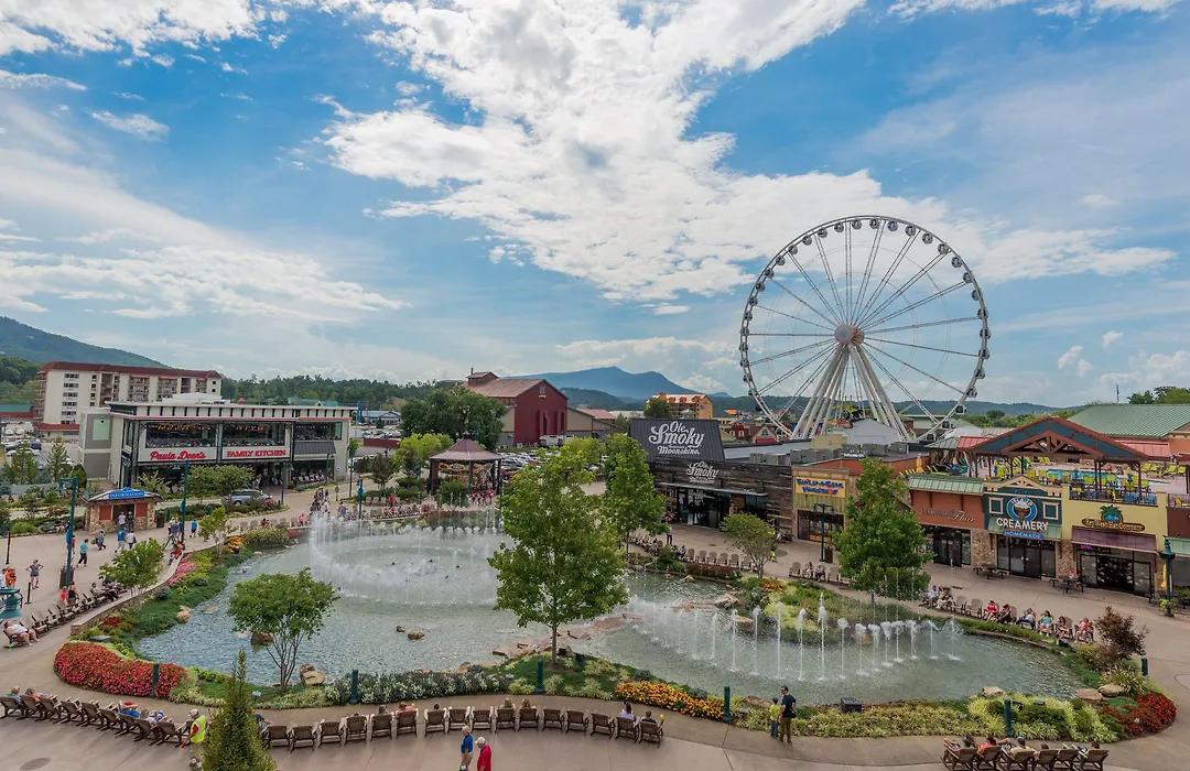 Holiday Inn & Suites Pigeon Forge Convention Center By Ihg-1