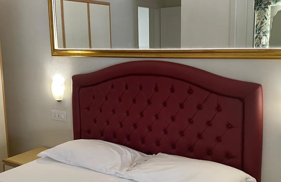 Cinquestelle Albergo del centro storico-1