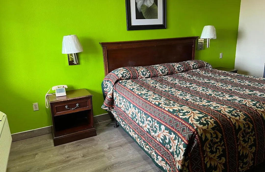 Travel Inn Motel-1