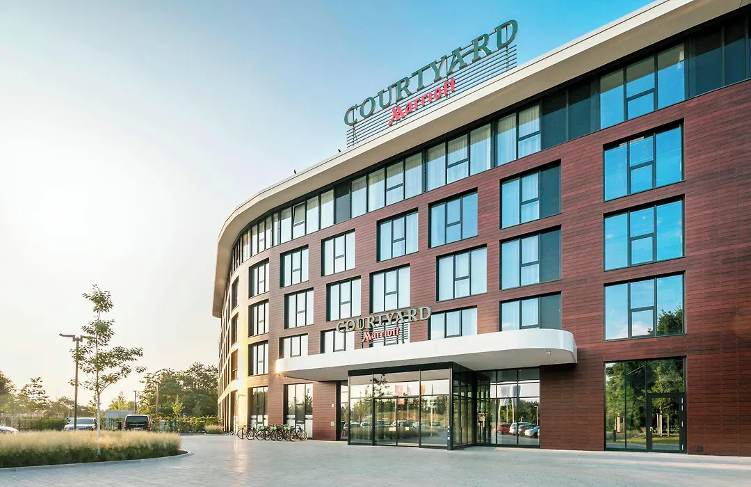 Courtyard By Marriott Wolfsburg-1