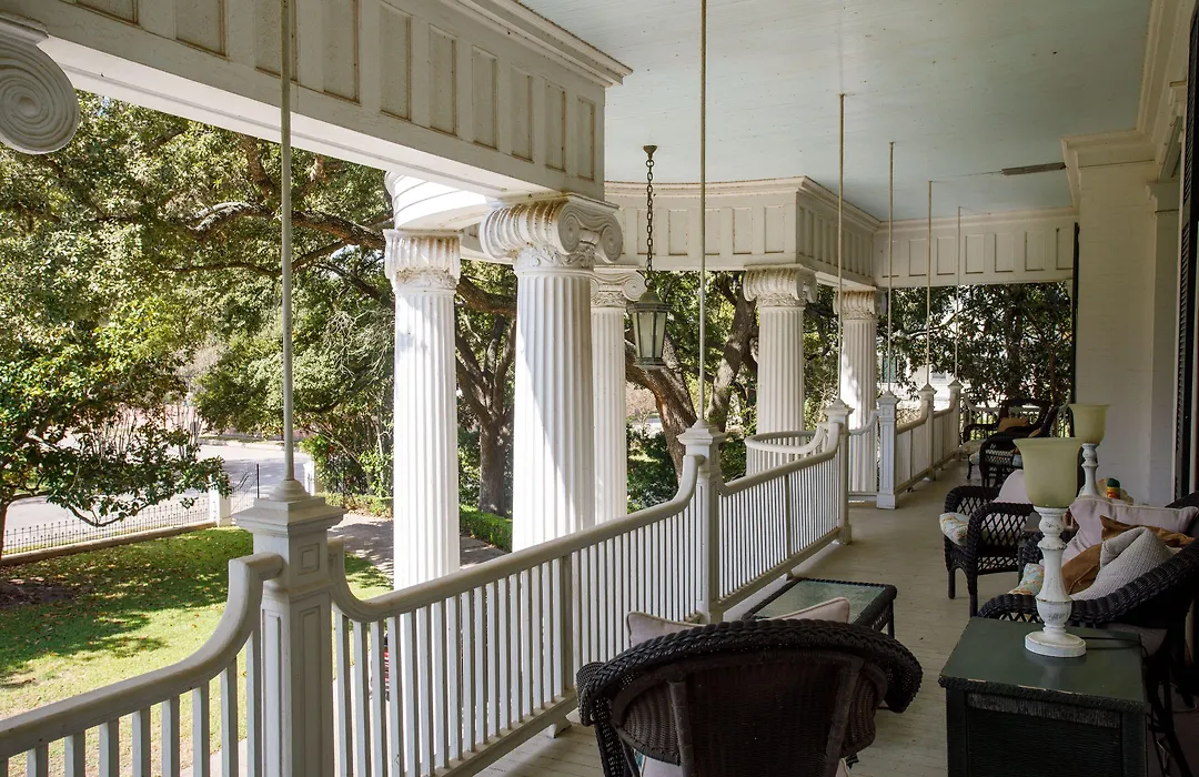 Belle Oaks Inn-1