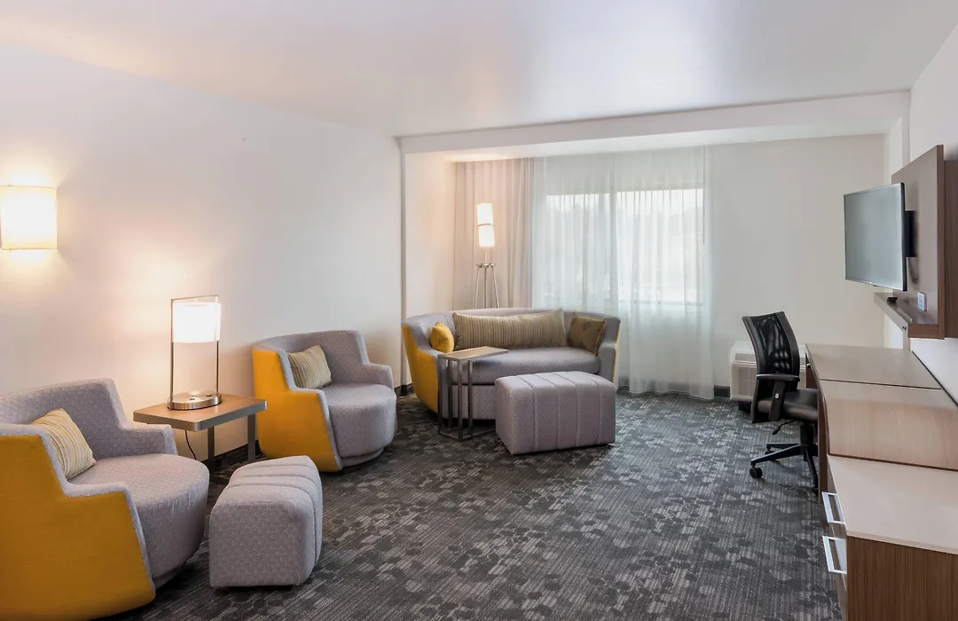 Courtyard By Marriott Somerset-1