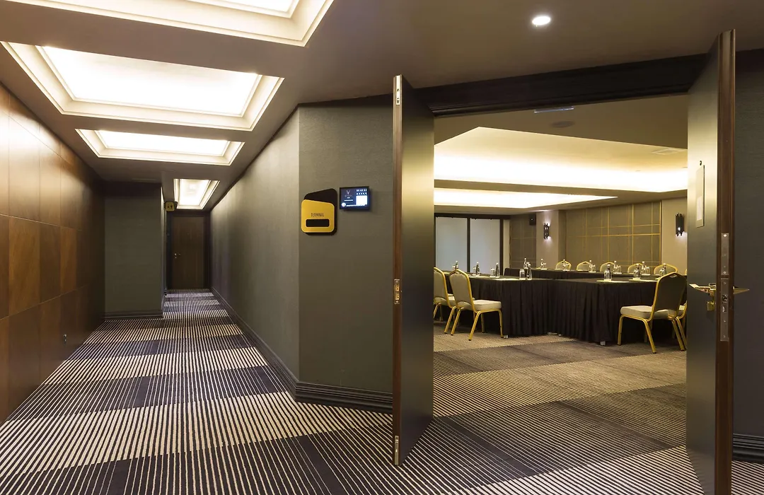 Doubletree By Hilton Izmir Airport-1