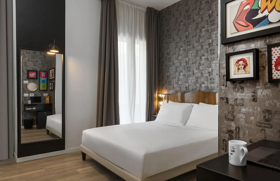Up Hotel-1