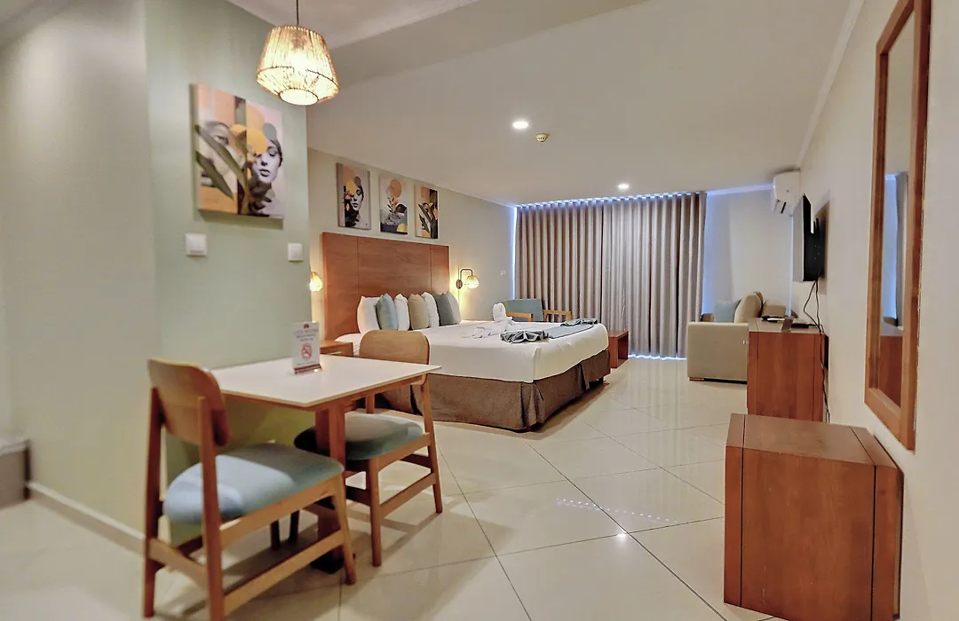 Majestic City Suites & Beach Hotel-1