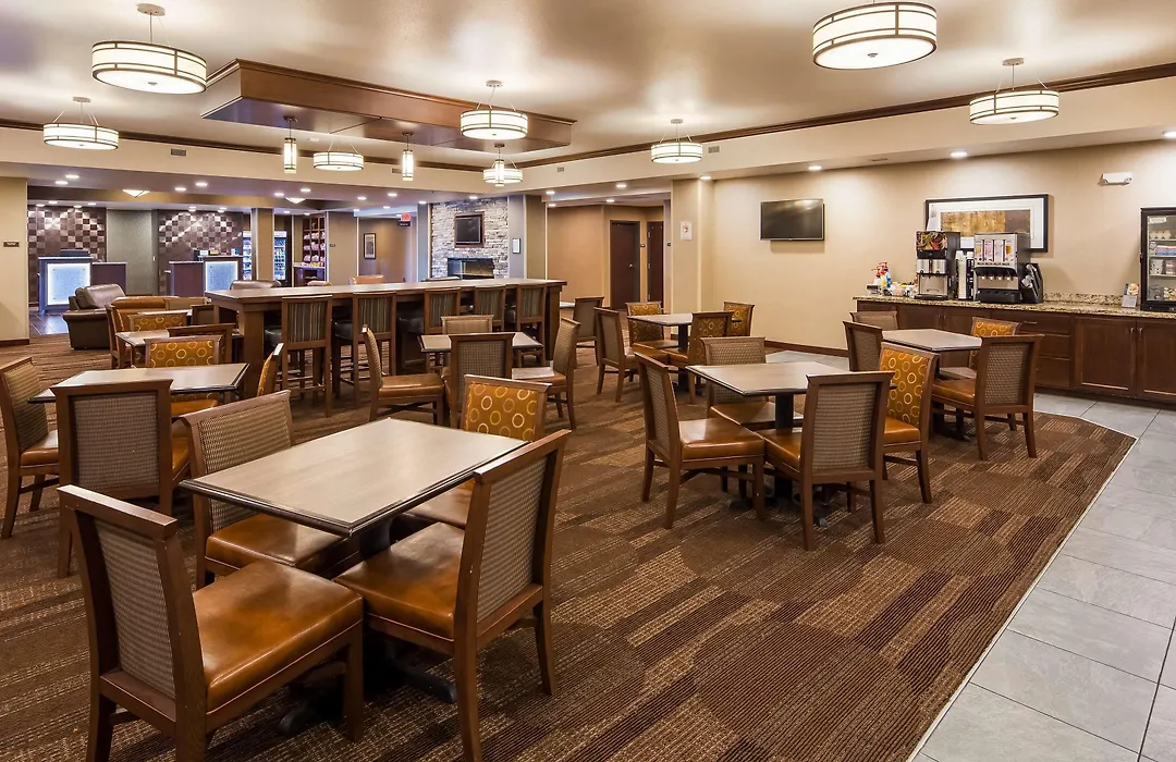 Best Western Plus Lincoln Inn & Suites-1