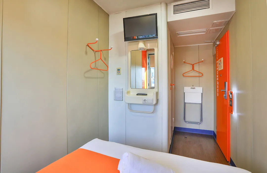 Easyhotel Sofia-1
