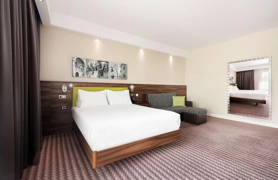 Hampton By Hilton Krakow-1