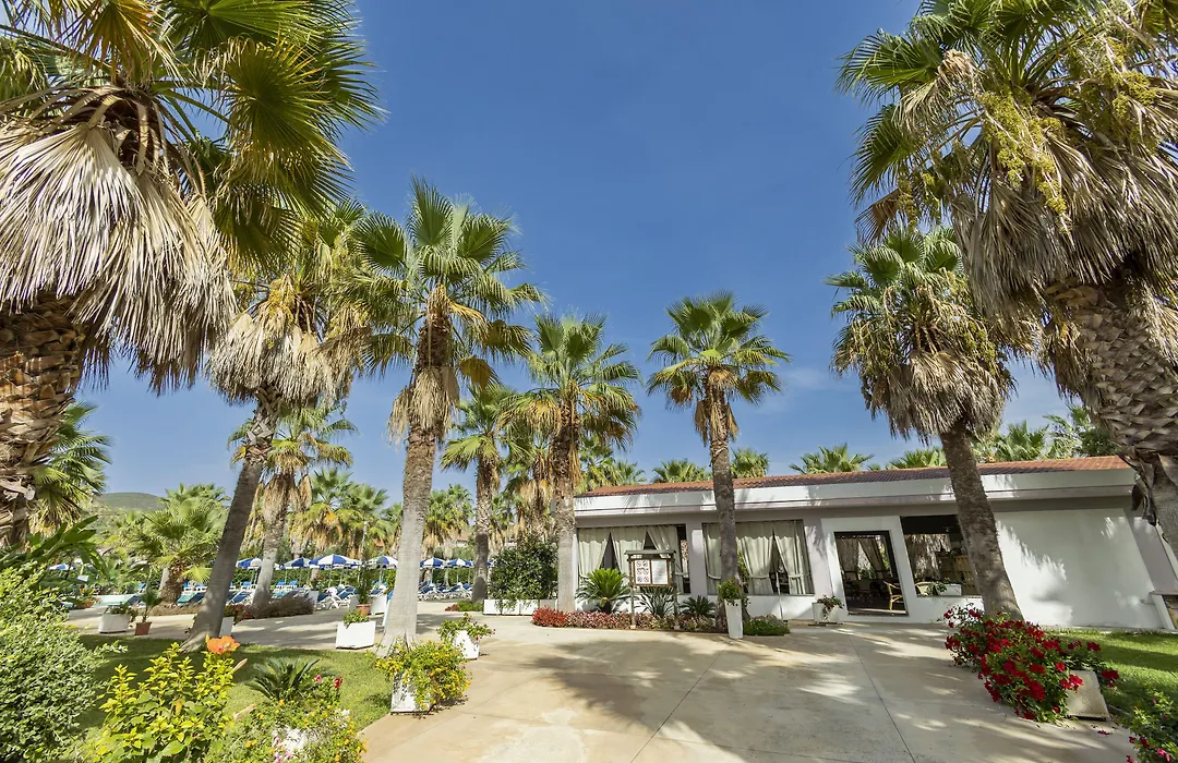 Prince Franklyn Hotel-1