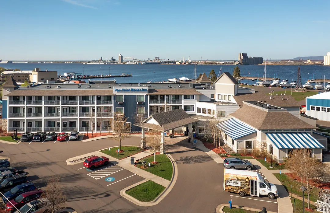 Park Point Marina Inn-1