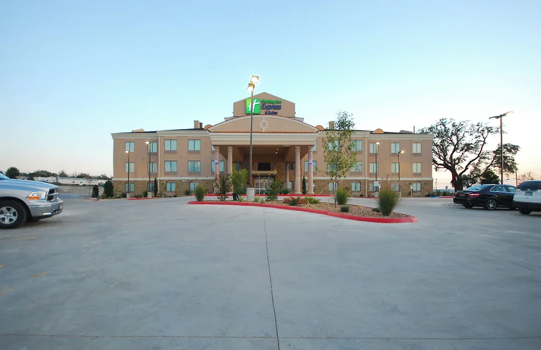 Holiday Inn Express & Suites Gonzales By Ihg-1