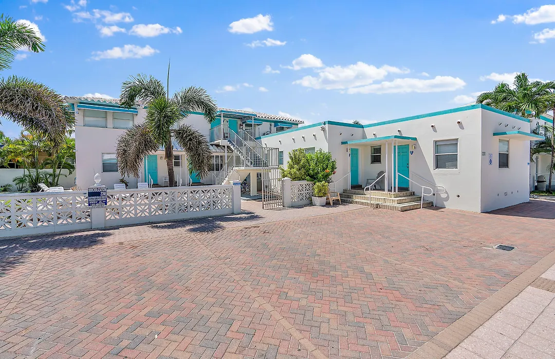 Hollywood Beachside Boutique Suite-1