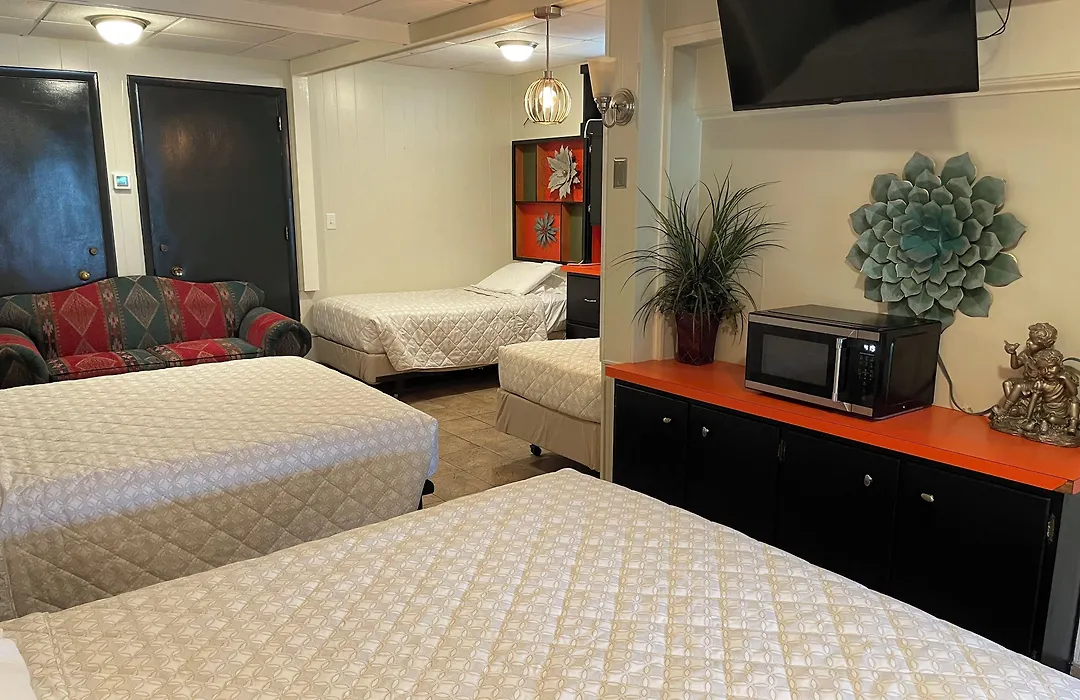 Simmons Motel And Suites-1
