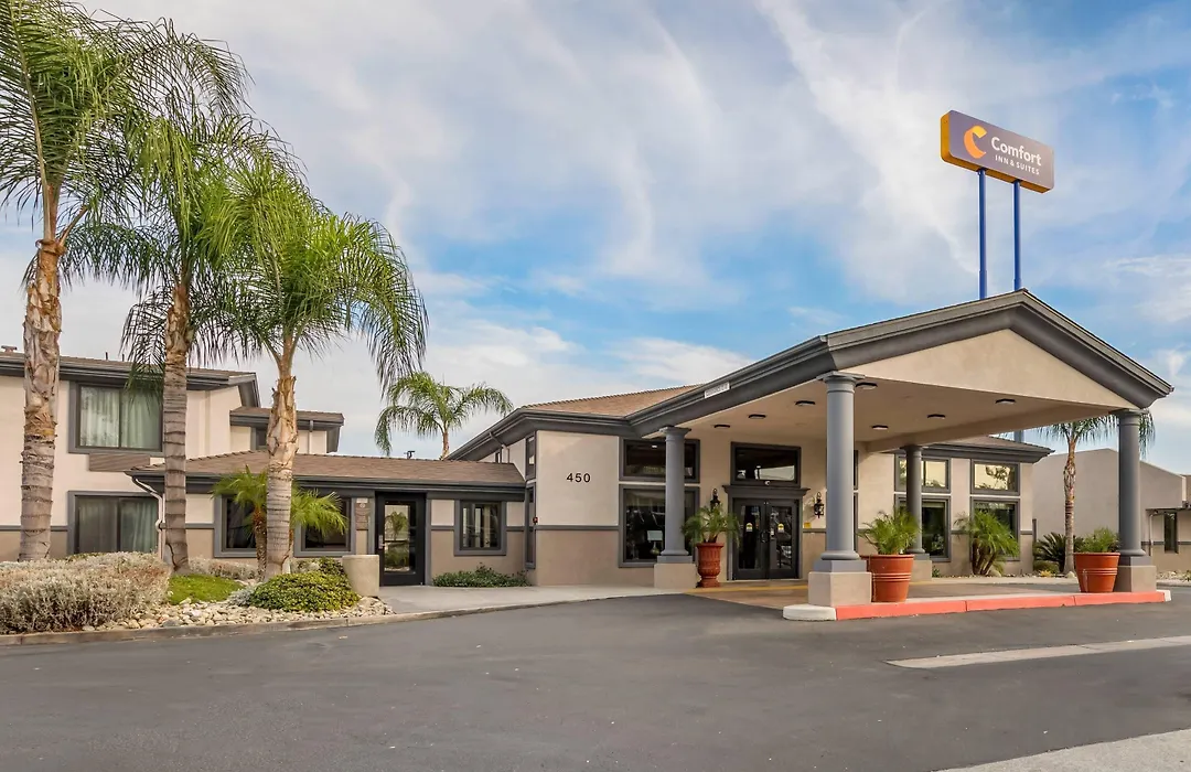 Comfort Inn & Suites San Bernardino-1