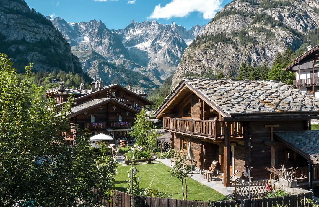 Hotel Chalet Svizzero-1