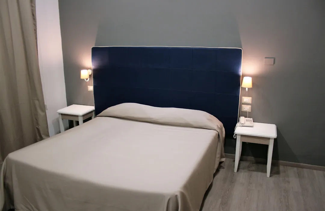 Hotel Magenta-1