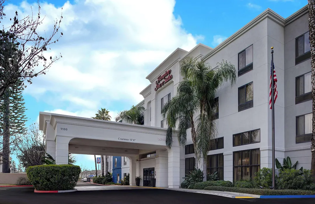 Hampton Inn & Suites Tulare-1