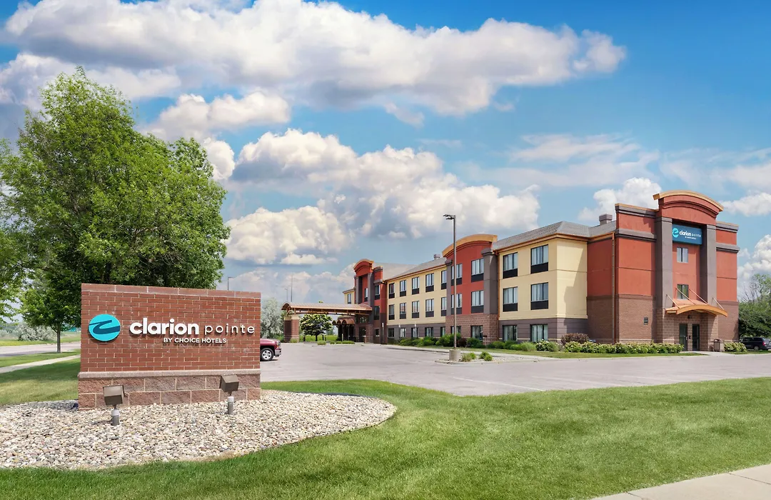 Clarion Pointe Sioux Falls Airport-1