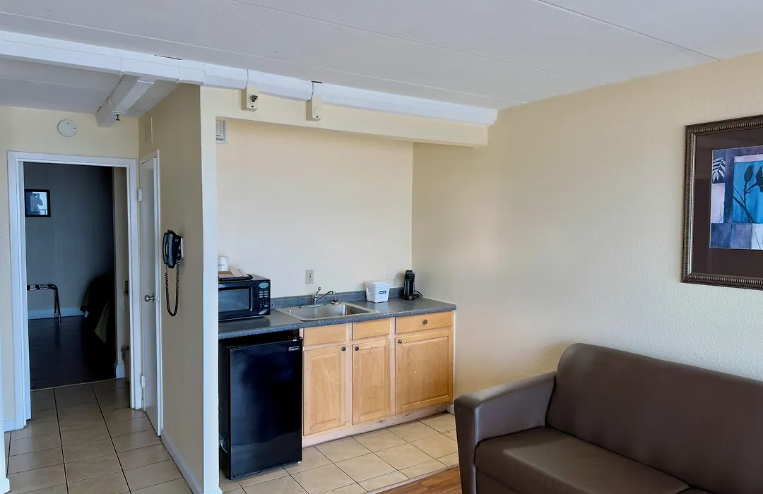 Aquarius Oceanfront Hotel-1