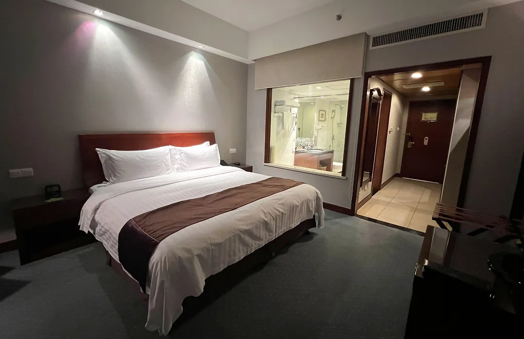 Baolong Hotel Shanghai-1