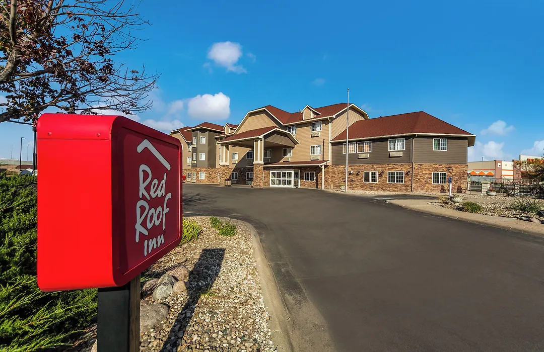 Red Roof Inn Plus Omaha - Council Bluffs-1