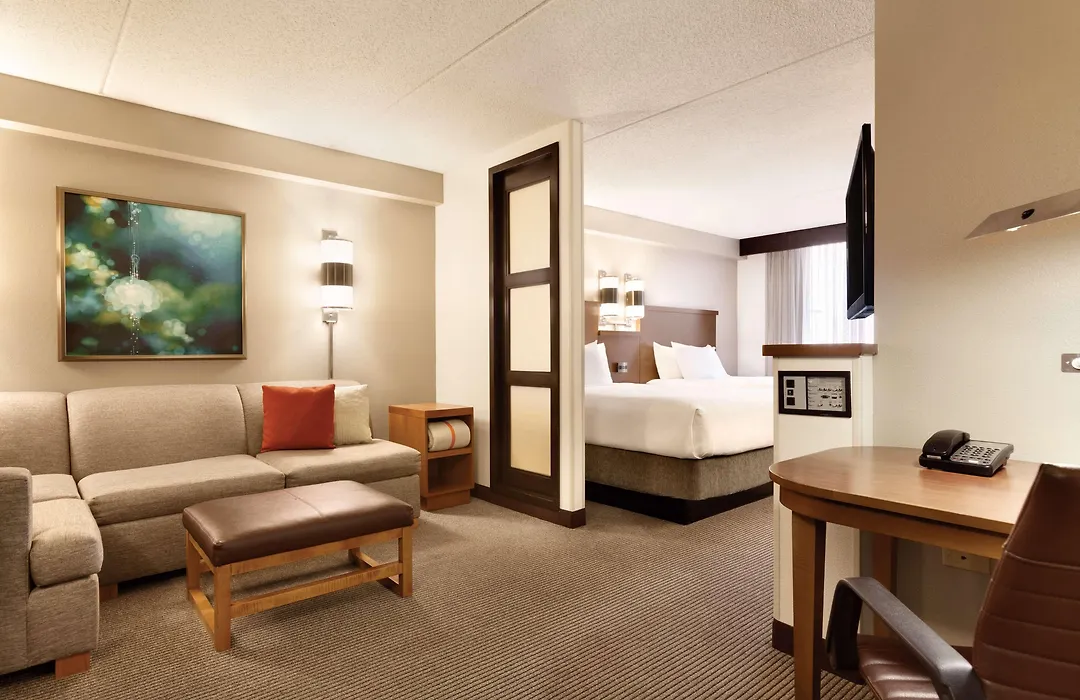 Hyatt Place Milwaukee Airport-1