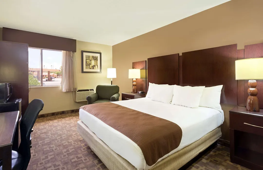 Rodeway Inn & Suites Chandler - Phoenix South I-10-1