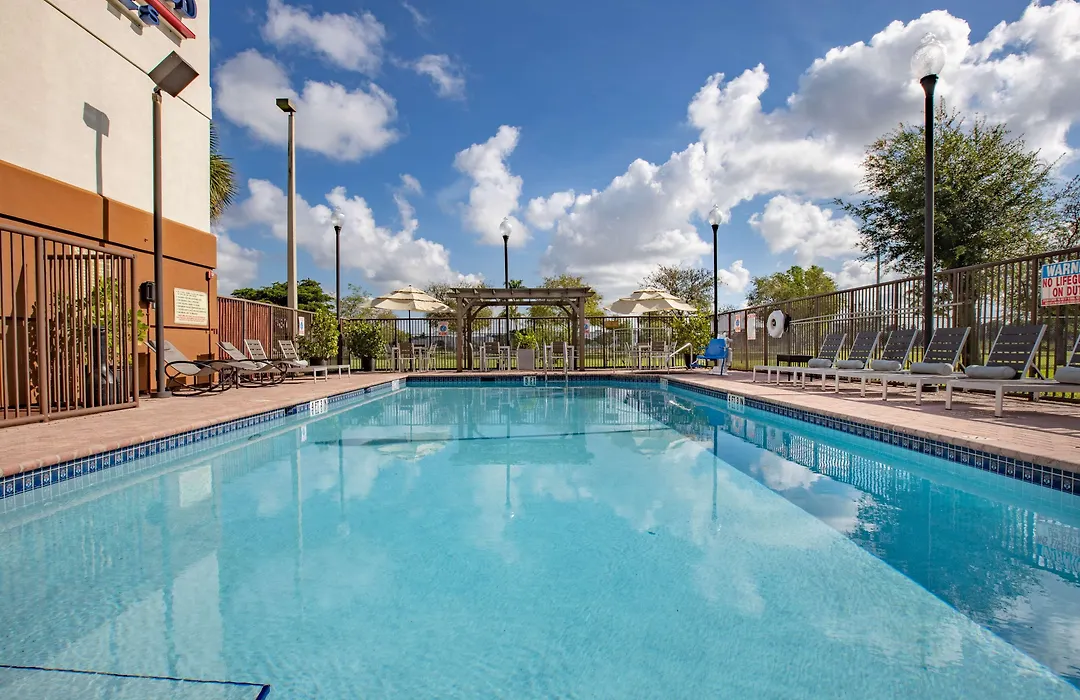 Sonesta Simply Suites Miami Airport Doral-1