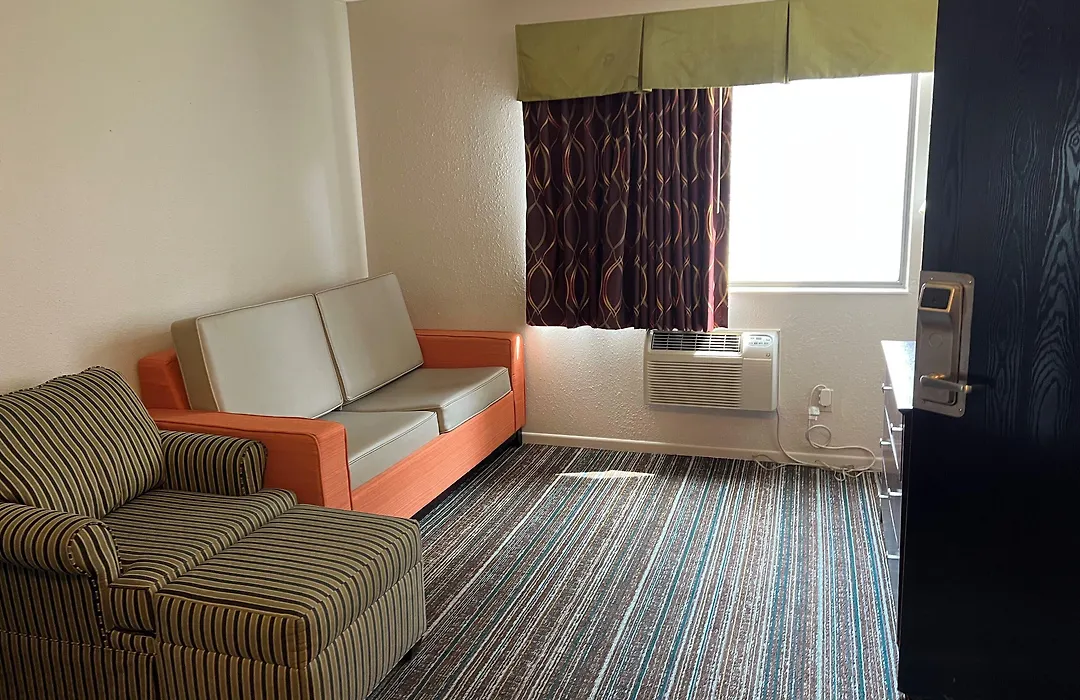 Days Inn By Wyndham York-1