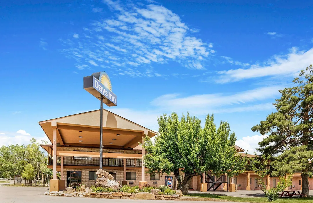 Days Inn By Wyndham Cortez-1