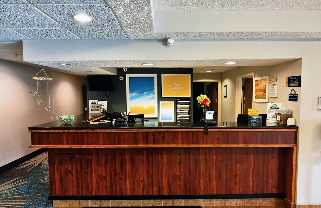 Days Inn By Wyndham Fargo - West Acres-1