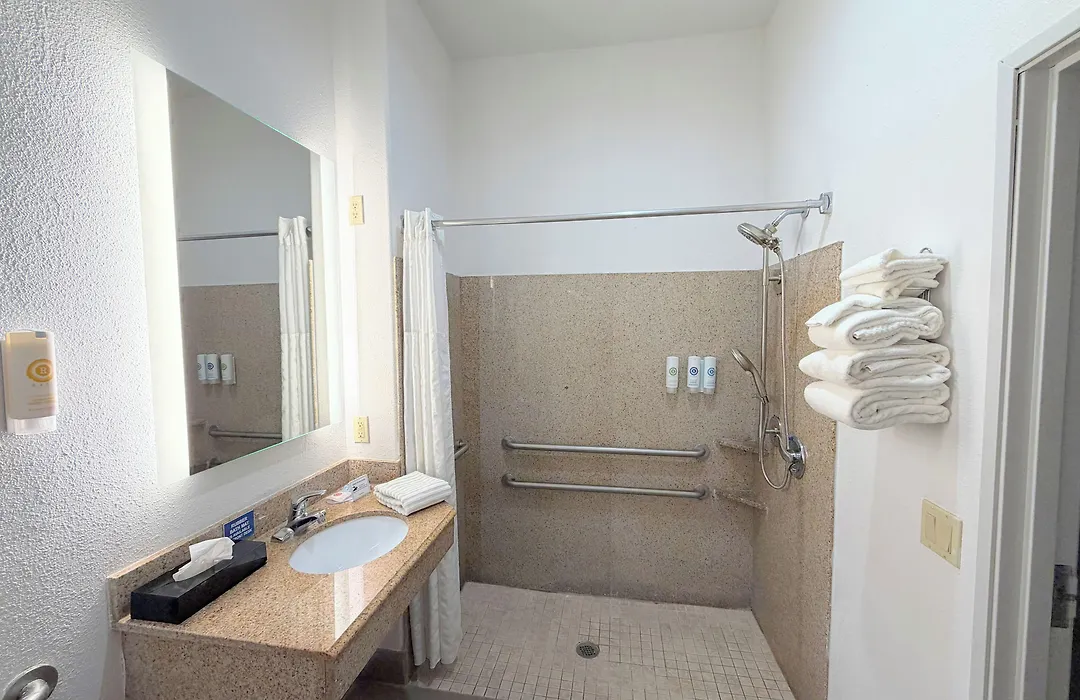 Comfort Suites Galveston Cruise Port Area - Beachside-1