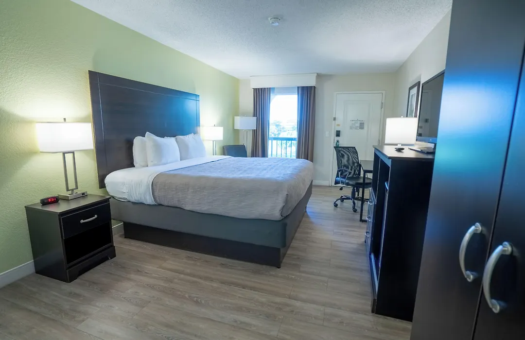 Quality Inn Palm Beach International Airport-1