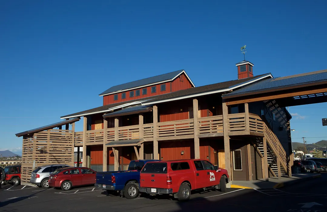 Cousin'S Country Inn-1